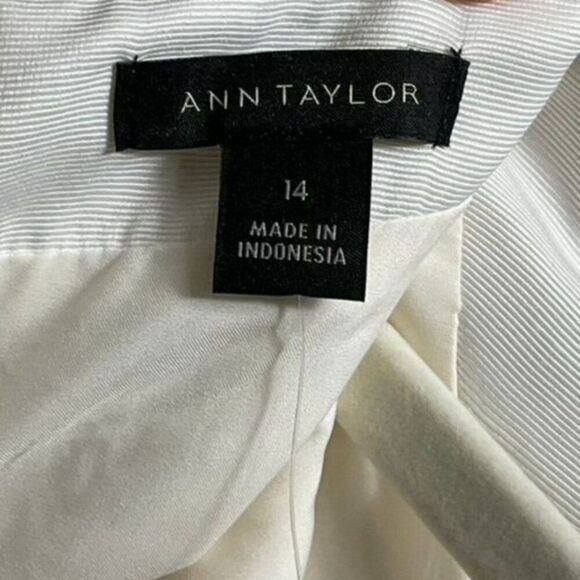 NWT Ann Taylor Tweed Flounce Shift Dress, size 14, lined, zips down the back - Picture 11 of 15